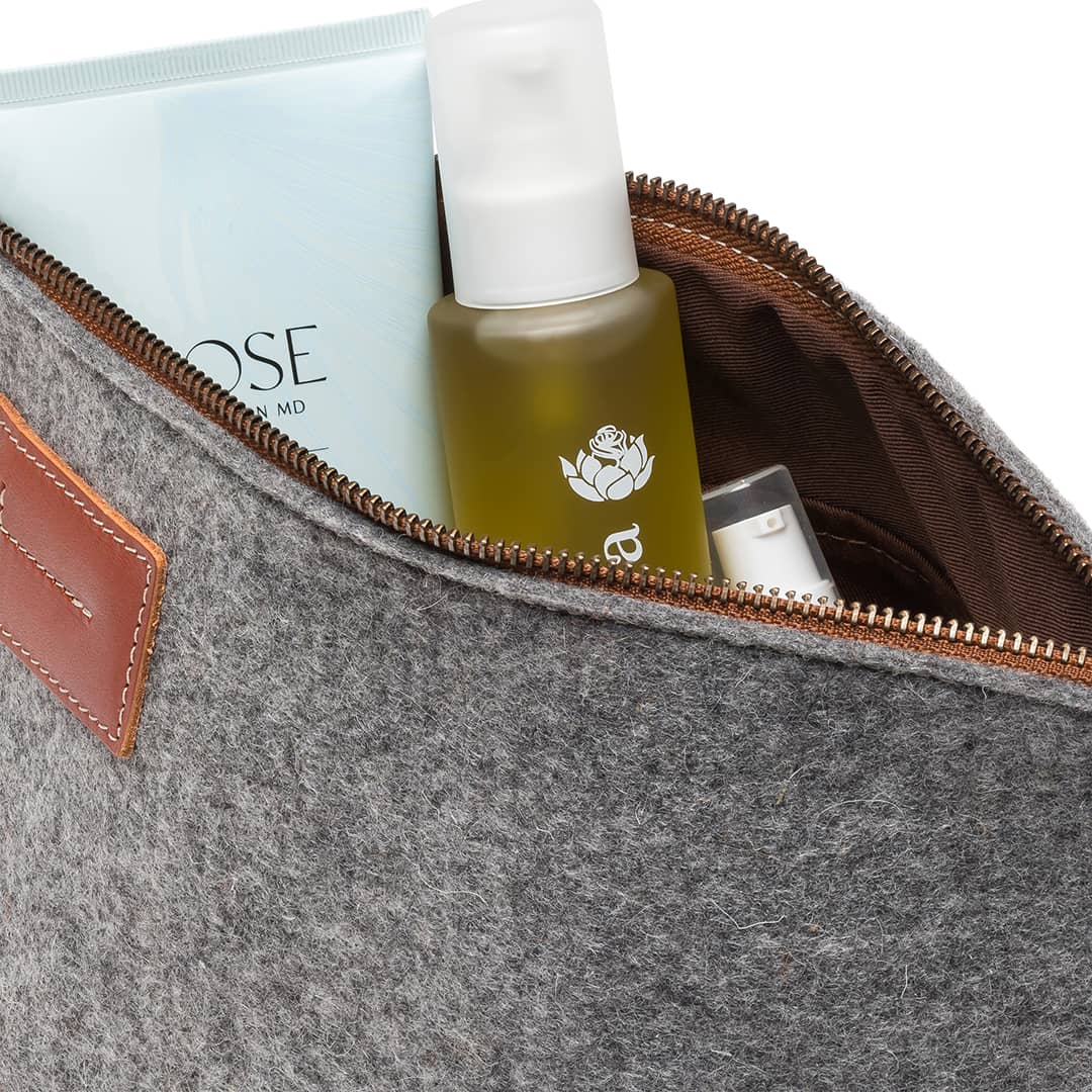 Felt and Leather Travel Kit - Image 3